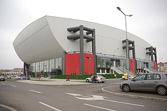 Polyvalent Hall